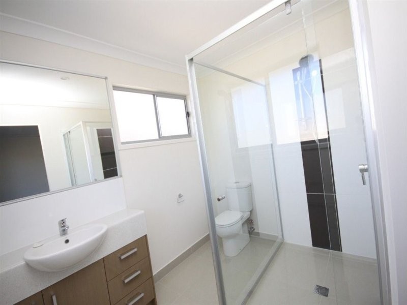 1/50 Bellagio Crescent, Coomera QLD 4209
