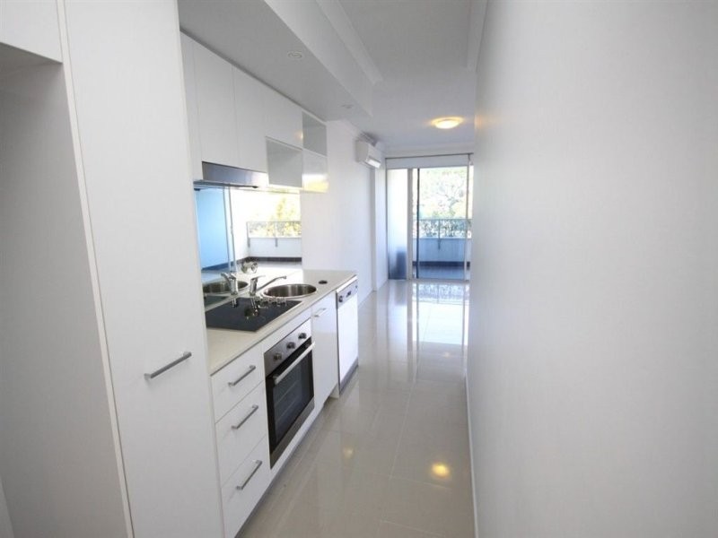 108/33-35 Madang Crescent, Runaway Bay QLD 4216