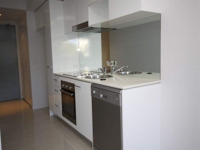 108/33-35 Madang Crescent, Runaway Bay QLD 4216