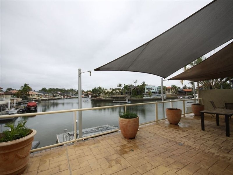 6 Nirvana Court, Runaway Bay QLD 4216