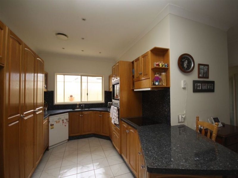 6 Nirvana Court, Runaway Bay QLD 4216