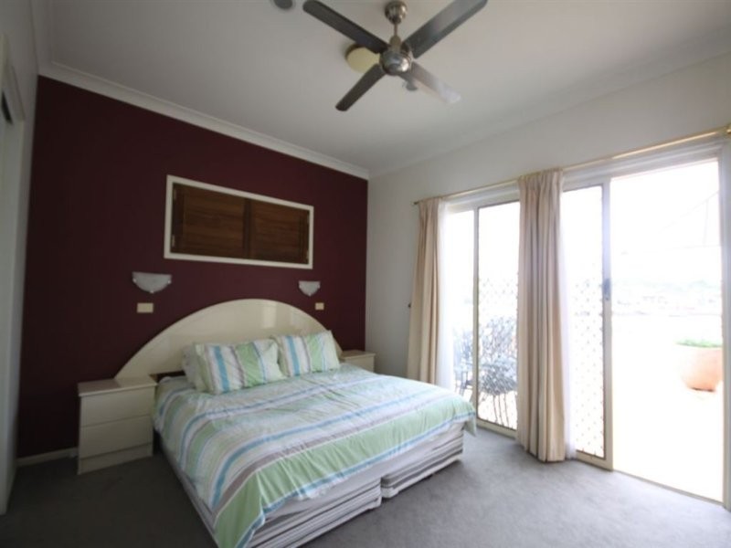 6 Nirvana Court, Runaway Bay QLD 4216