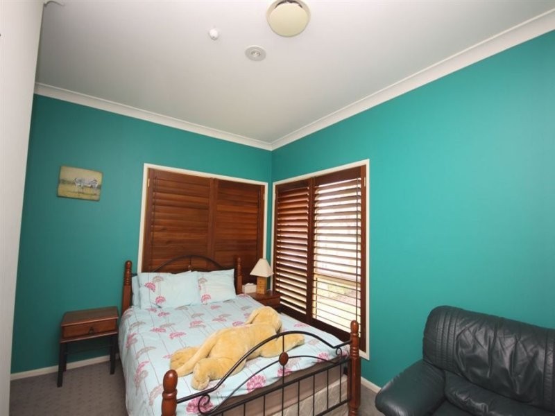 6 Nirvana Court, Runaway Bay QLD 4216