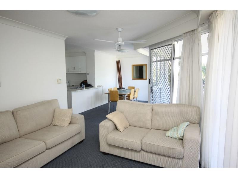 2A/510 Marine Parade, Biggera Waters QLD 4216