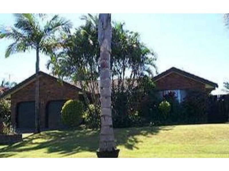 18 Redleaf Court, Burleigh Waters QLD 4220