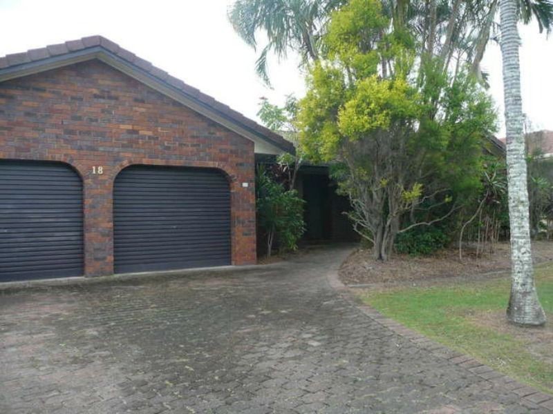 18 Redleaf Court, Burleigh Waters QLD 4220