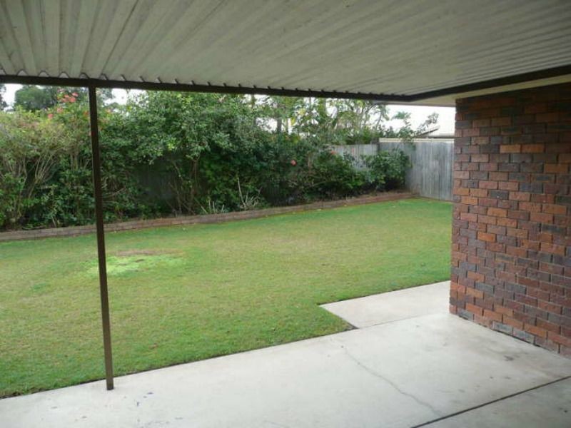 18 Redleaf Court, Burleigh Waters QLD 4220