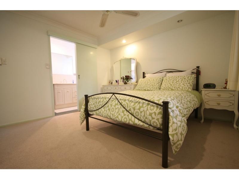 1/9 Sanctuary Court, Coombabah QLD 4216