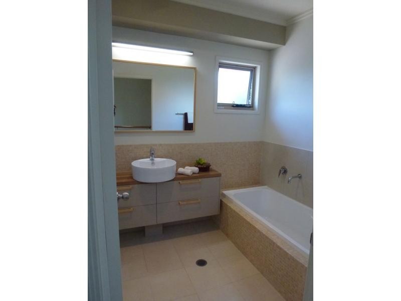 Unit 1/57 Muir Street, Labrador QLD 4215