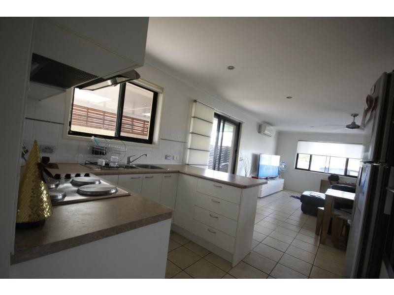 1/101 Christine Avenue, Burleigh Waters QLD 4220