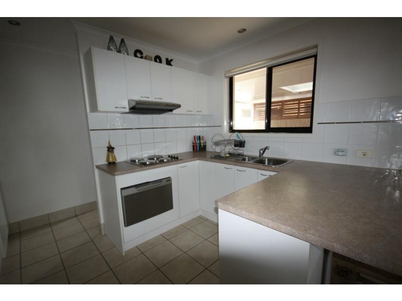 1/101 Christine Avenue, Burleigh Waters QLD 4220