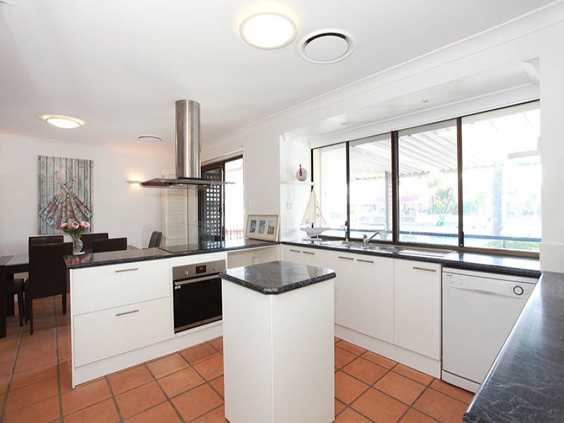 11 Columbus Drive, Hollywell QLD 4216