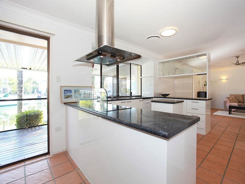 11 Columbus Drive, Hollywell QLD 4216