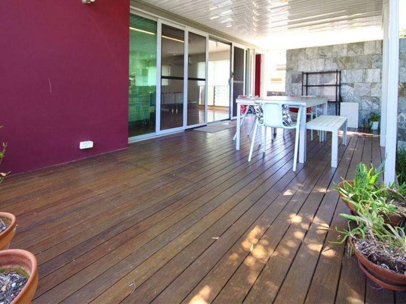 28 Vernon Avenue, Labrador QLD 4215