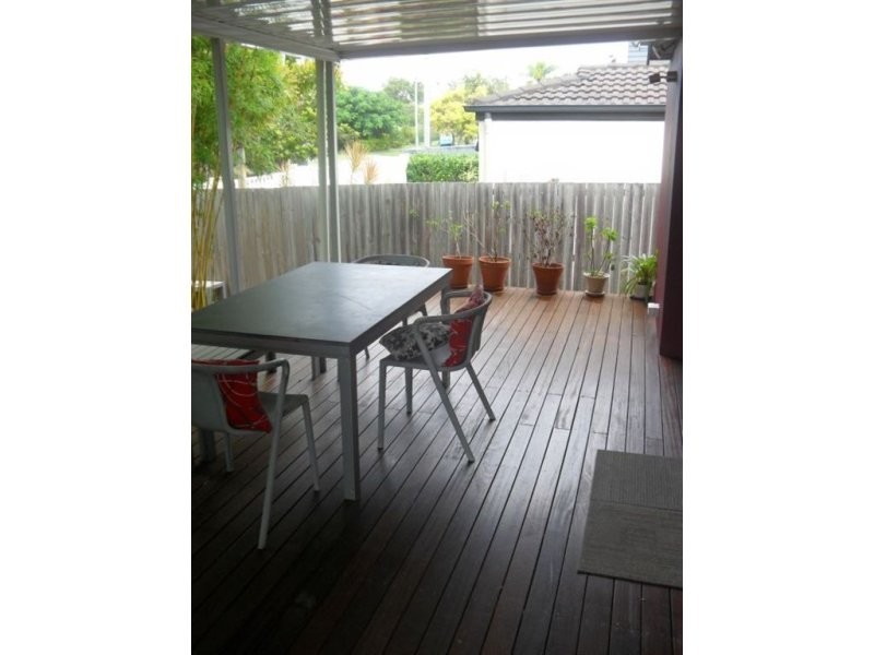 28 Vernon Avenue, Labrador QLD 4215