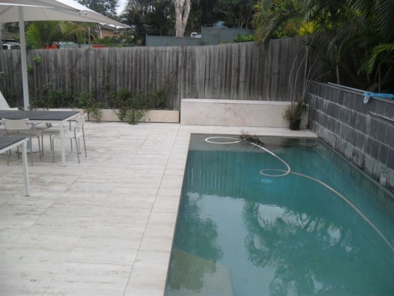 28 Vernon Avenue, Labrador QLD 4215