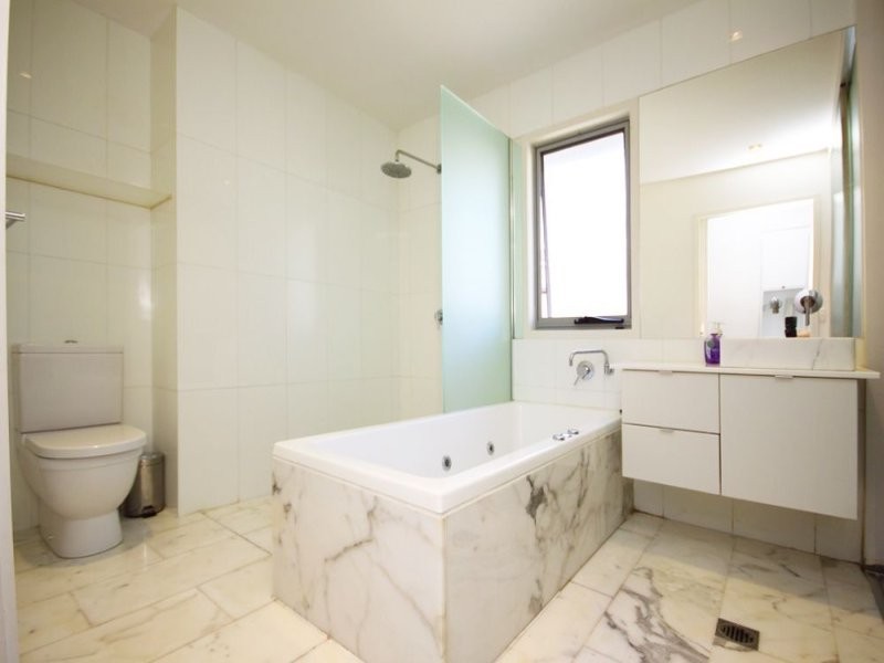 28 Vernon Avenue, Labrador QLD 4215