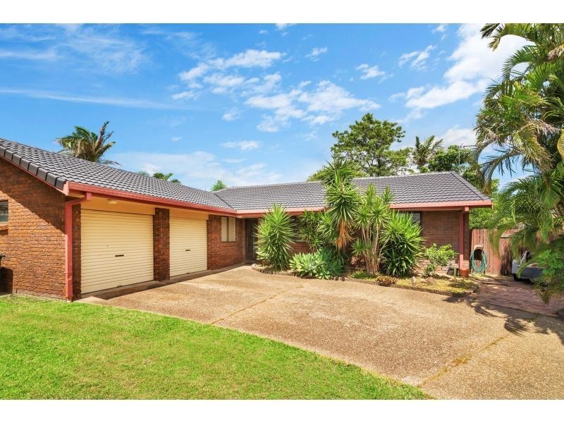 33 Redleaf Court, Burleigh Waters QLD 4220