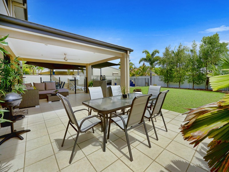 49 Costa Del Sol Avenue, Coombabah QLD 4216