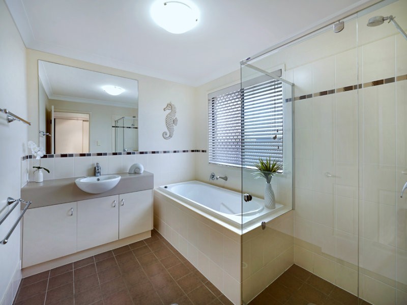 49 Costa Del Sol Avenue, Coombabah QLD 4216