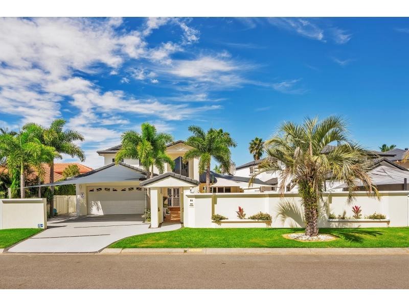 64 Pebble Beach Drive, Runaway Bay QLD 4216