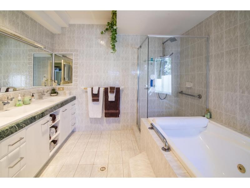 64 Pebble Beach Drive, Runaway Bay QLD 4216