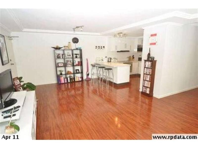 4/16 Madang Crescent, Runaway Bay QLD 4216