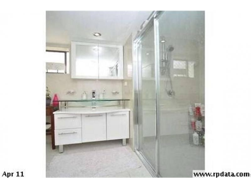 4/16 Madang Crescent, Runaway Bay QLD 4216
