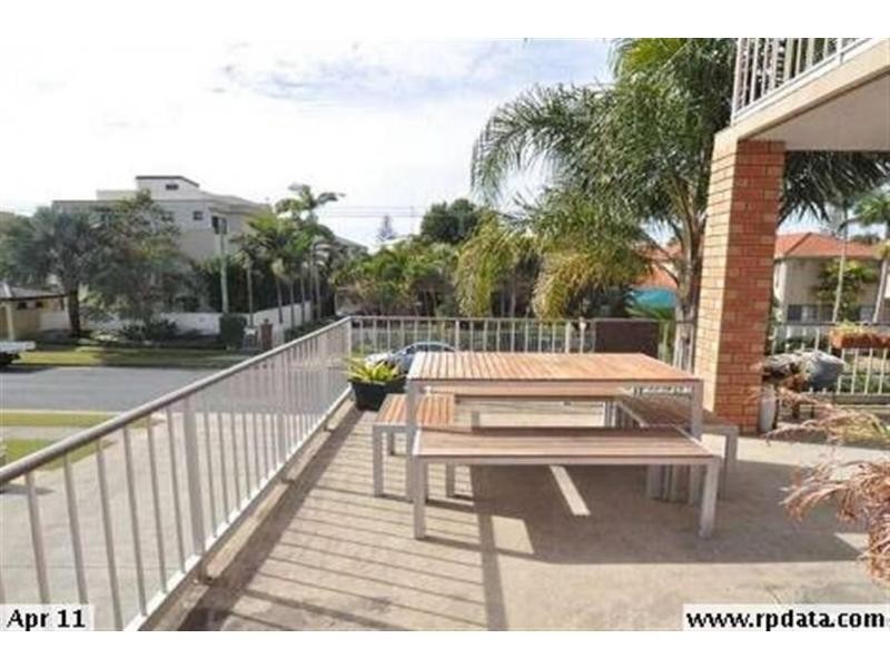 4/16 Madang Crescent, Runaway Bay QLD 4216