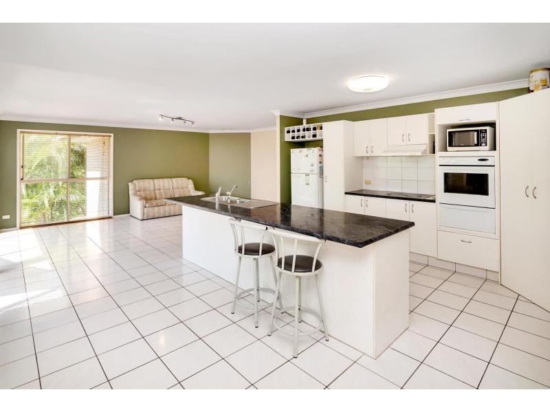 32 Tristania Way, Highland Park QLD 4211