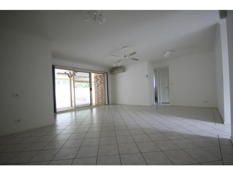 11/402 Pine Ridge Road, Coombabah QLD 4216