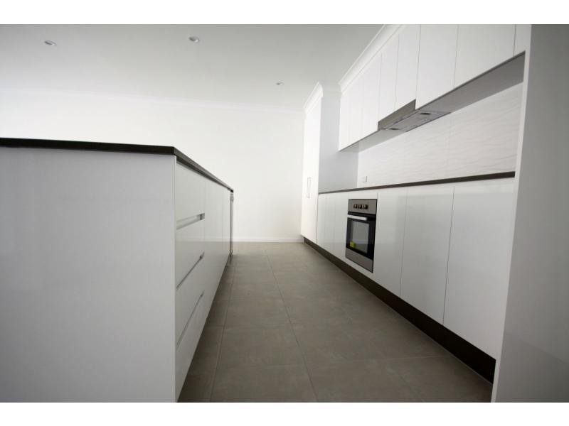 2/32 Gullwing Drive, Upper Coomera QLD 4209