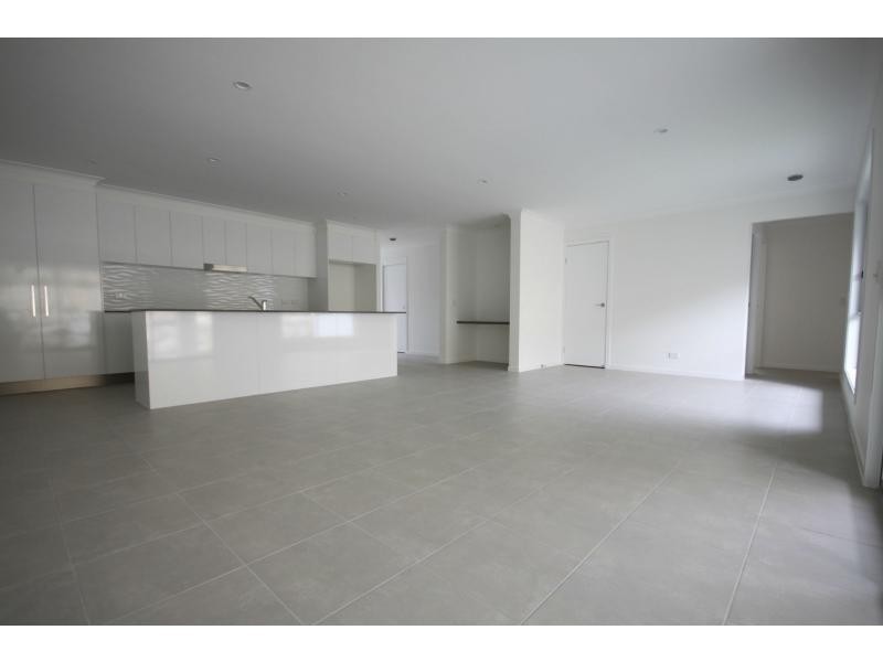 2/32 Gullwing Drive, Upper Coomera QLD 4209