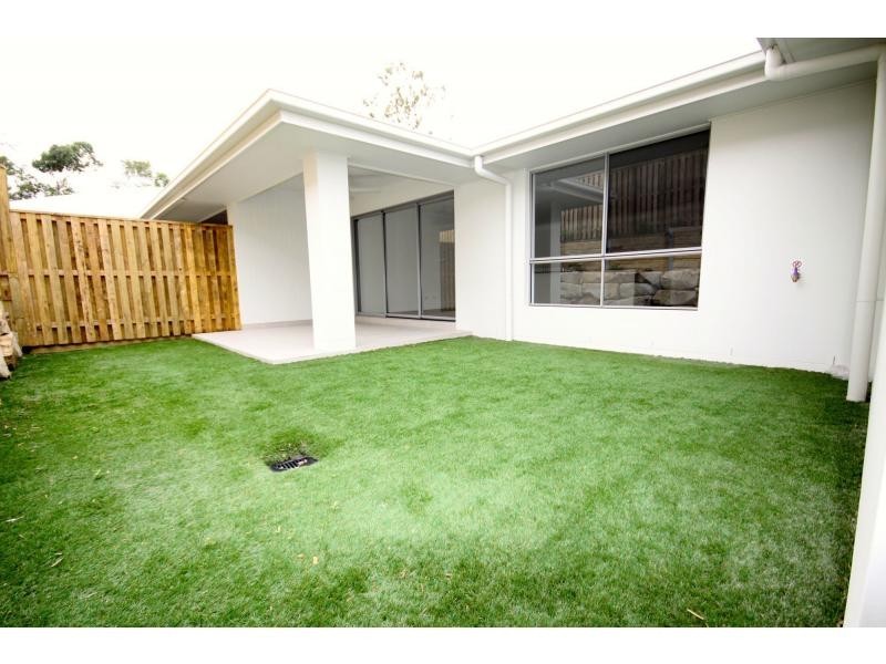 2/32 Gullwing Drive, Upper Coomera QLD 4209