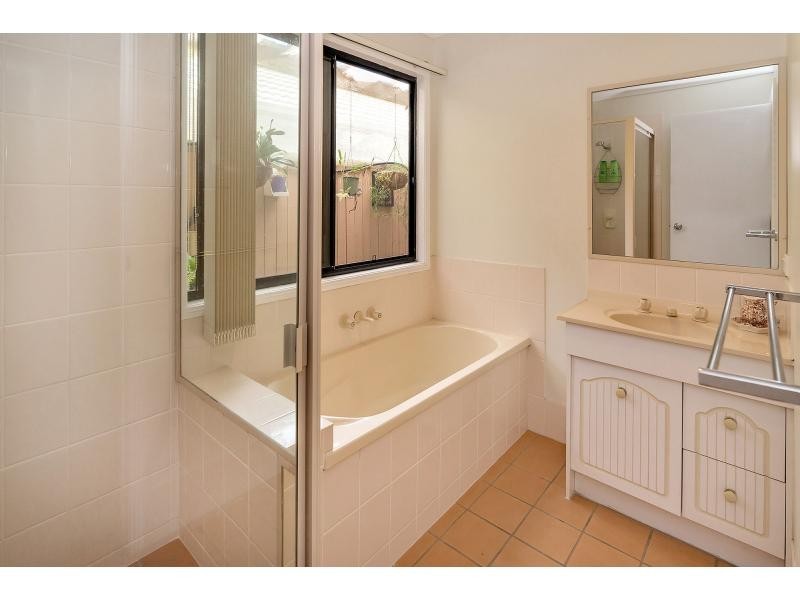 15 Bernini Drive, Coombabah QLD 4216