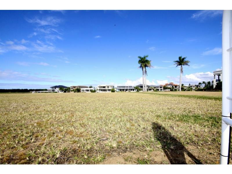 2633 Virginia Drive, Hope Island QLD 4212
