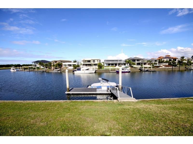 2633 Virginia Drive, Hope Island QLD 4212
