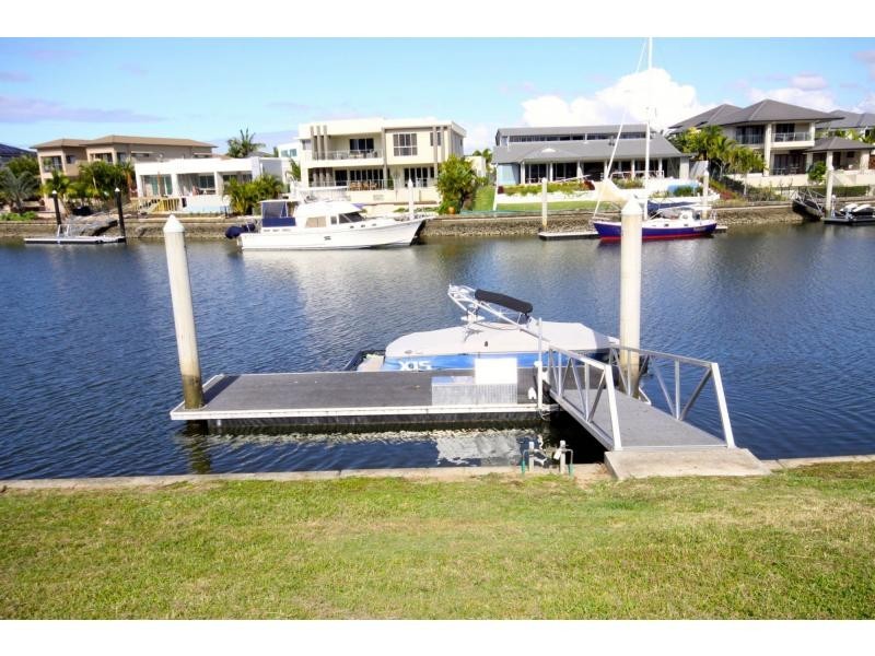 2633 Virginia Drive, Hope Island QLD 4212