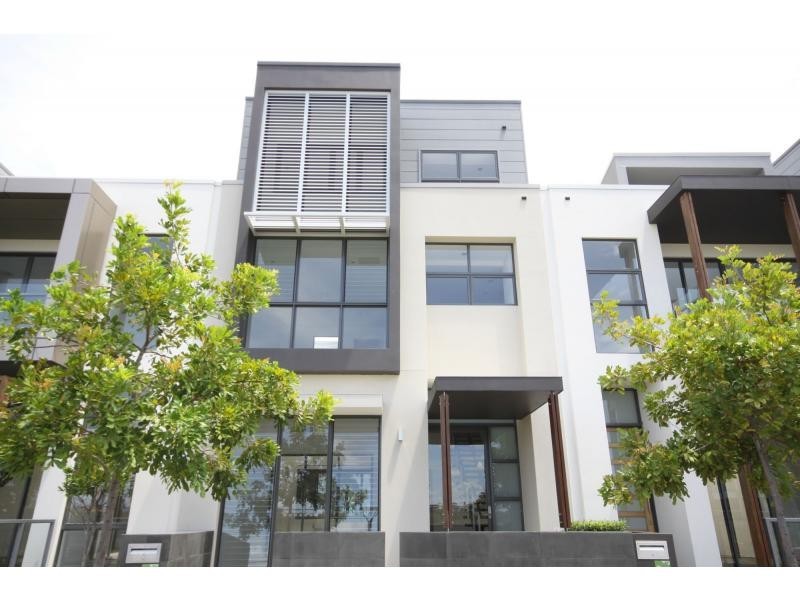 19 River Vista Way, Paradise Point QLD 4216