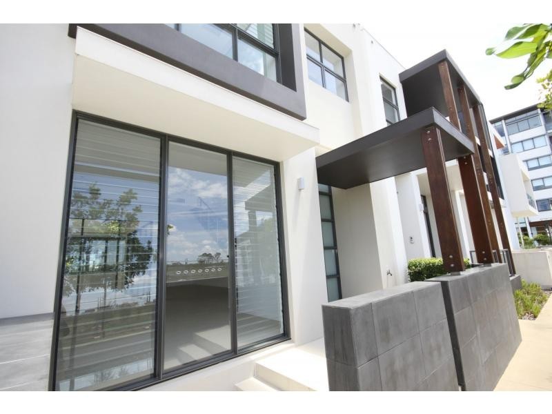 19 River Vista Way, Paradise Point QLD 4216