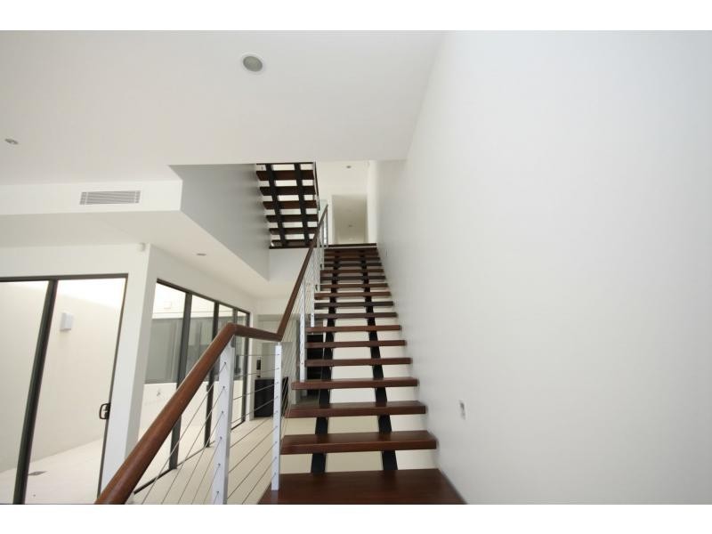 19 River Vista Way, Paradise Point QLD 4216