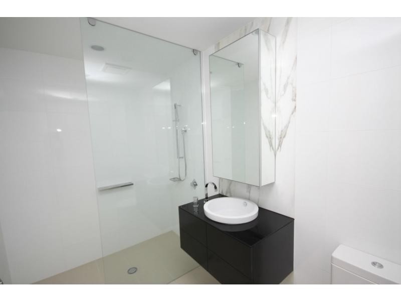 19 River Vista Way, Paradise Point QLD 4216
