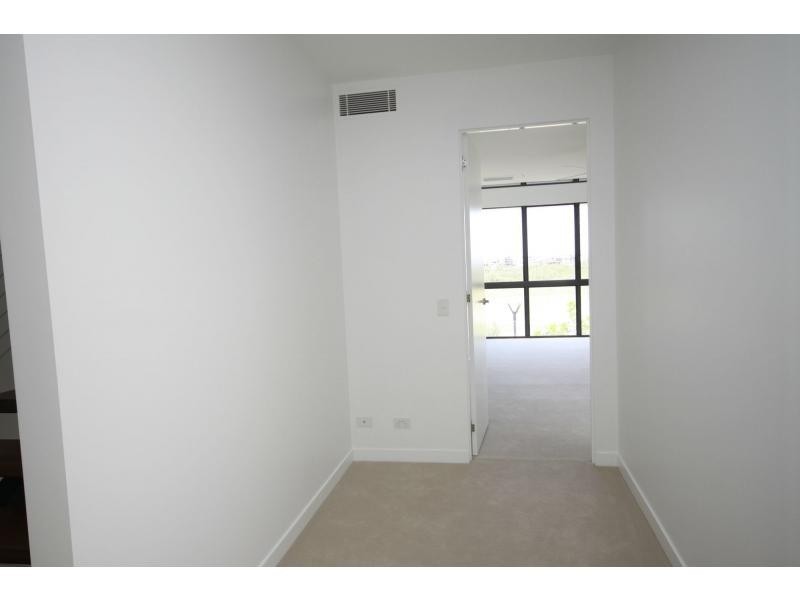 19 River Vista Way, Paradise Point QLD 4216