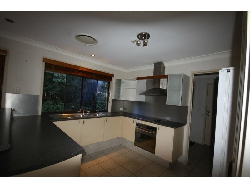 23 Glass Street, Ashmore QLD 4214