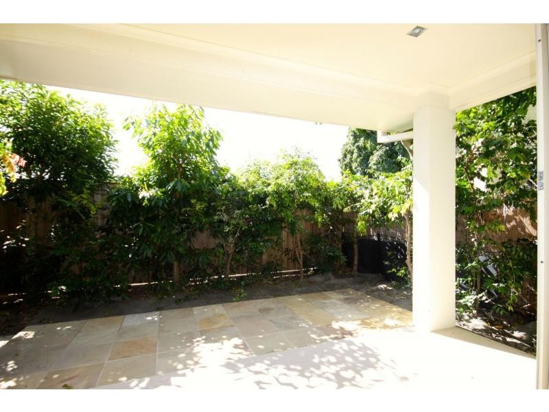 5/27 Gordon Street, Labrador QLD 4215