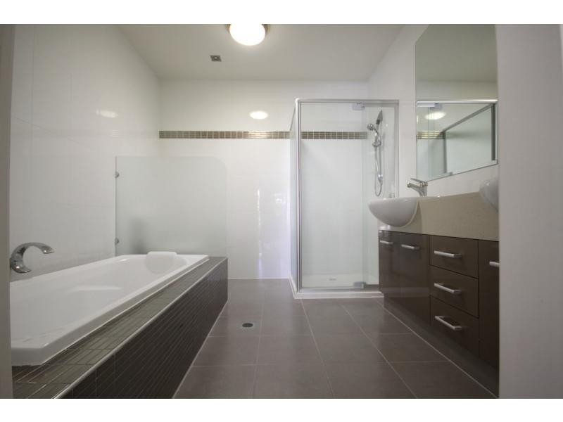 5/27 Gordon Street, Labrador QLD 4215