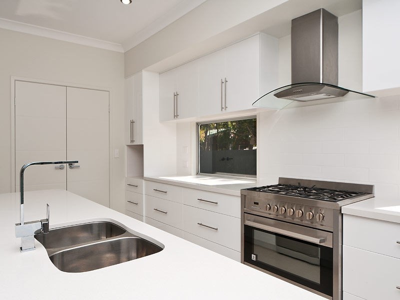 42 Stradbroke Street, Runaway Bay QLD 4216