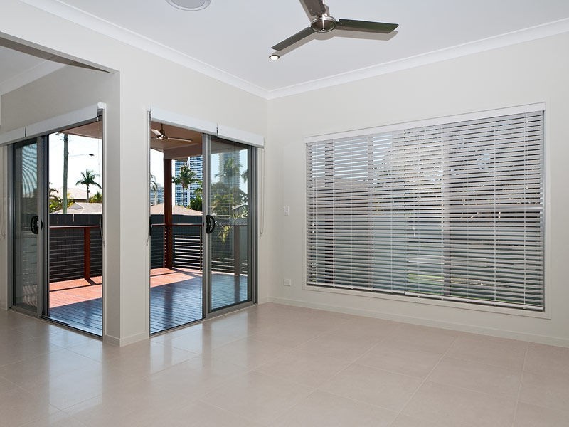 42 Stradbroke Street, Runaway Bay QLD 4216