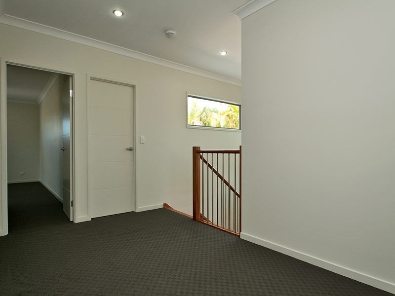 42 Stradbroke Street, Runaway Bay QLD 4216