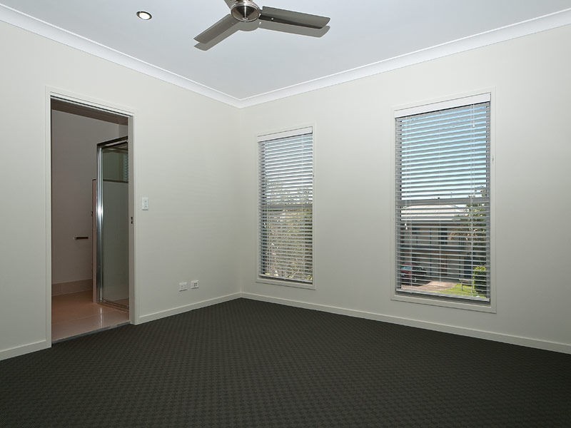 42 Stradbroke Street, Runaway Bay QLD 4216